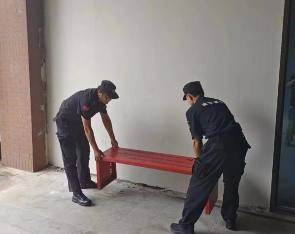 C:/Users/BA/Desktop/風雨過后南京保安迅速行動，恢復安“寧”面貌/6.jpg6