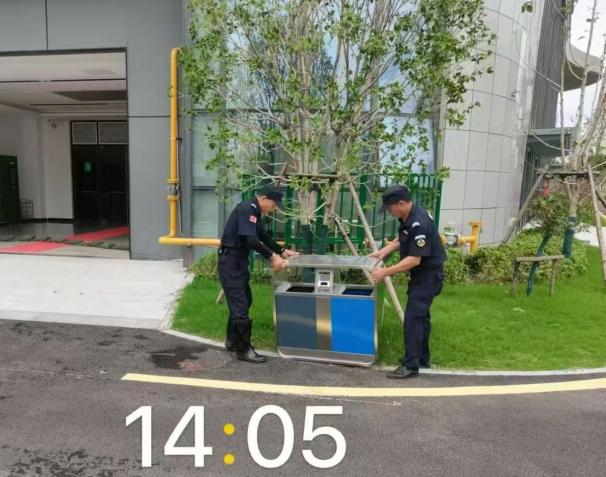 C:/Users/BA/Desktop/風雨過后南京保安迅速行動，恢復安“寧”面貌/4.jpg4