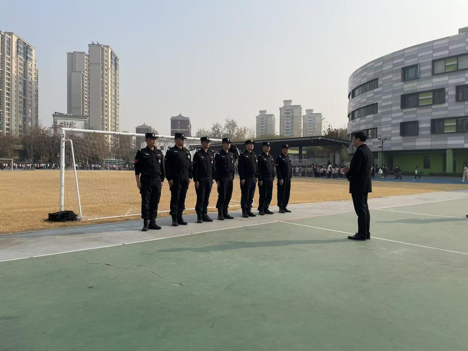 E:/25.12.10后 上傳網(wǎng)站留存/喜報！南京市保安服務(wù)有限公司建鄴分公司榮獲“校園最小應(yīng)急單元技能競賽”一等獎/照片/7f4752ecec0a4eaf4162fae738cff144.jpg7f4752ecec0a4eaf4162fae738cff144