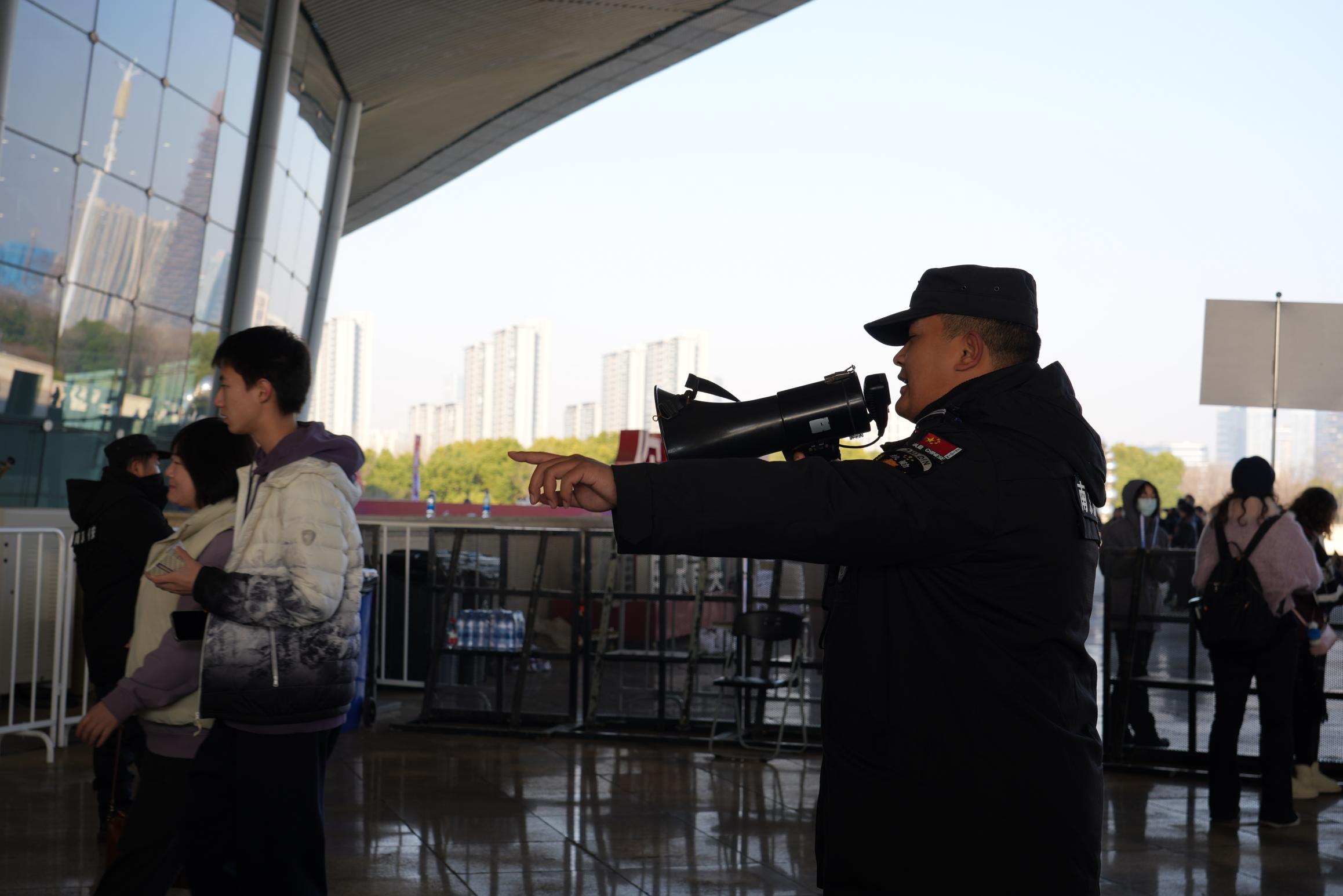 E:/25.12.10后 上傳網(wǎng)站留存/“安保鐵軍、硬核保障”2025系列報(bào)道四十一——乒超巔峰對(duì)決耀金陵 南京市保硬核護(hù)航筑平安/DSC06342.JPGDSC06342