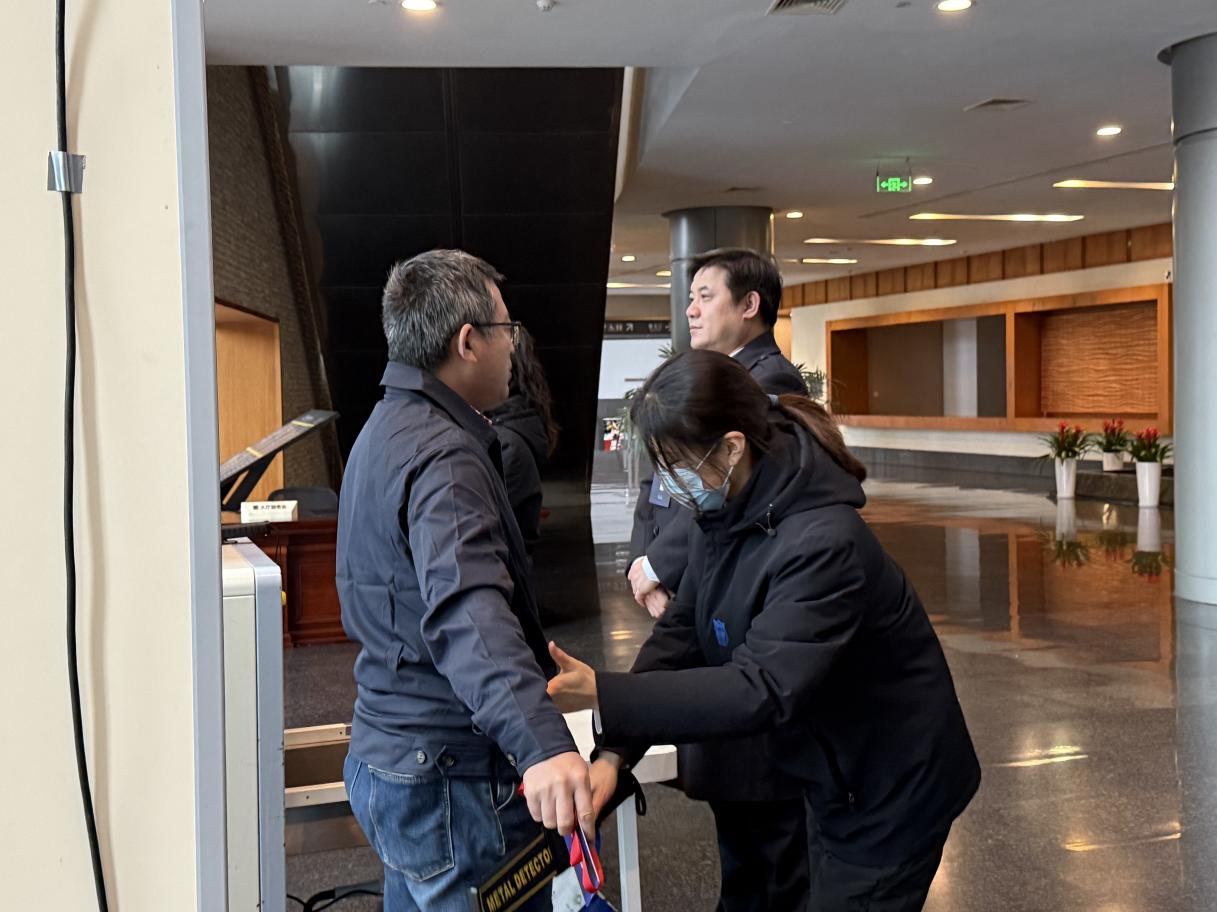 E:/25.12.10后 上傳網(wǎng)站留存/“安保鐵軍、硬核保障”2026系列報(bào)道一——科技引領(lǐng)未來，安全護(hù)航盛會/照片/79854b95b5929b8d99e14dd1fe9a271f.jpg79854b95b5929b8d99e14dd1fe9a271f