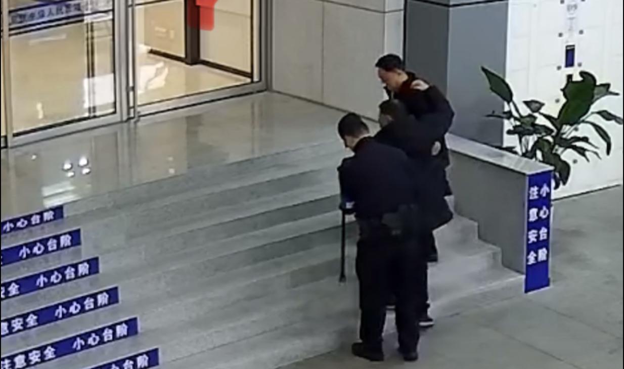 E:/25.12.10后 上傳網(wǎng)站留存/致敬“服務(wù)之星”劉禮兵！南京市保以專業(yè)守護(hù)安全，用溫情溫暖人心/照片/精修/5851dfcd78fd0f1bab3c514af4abc905.jpg5851dfcd78fd0f1bab3c514af4abc905